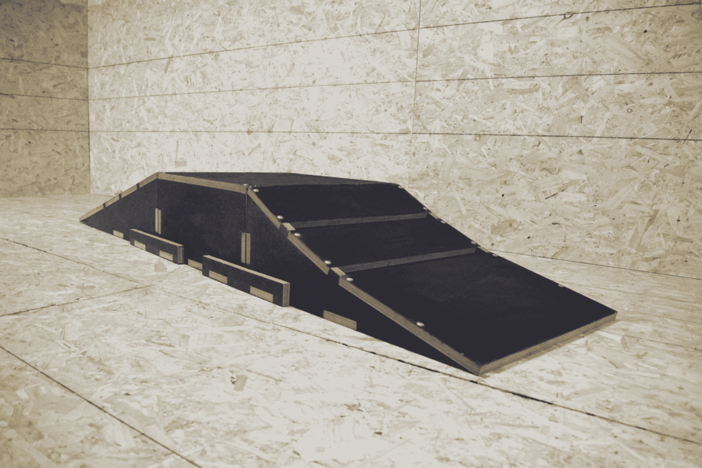 Kicker Ramp - Dirt Factory